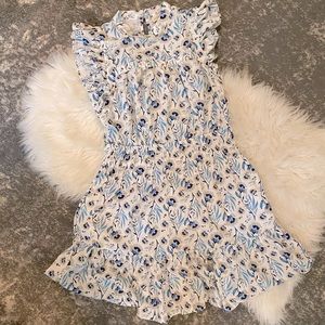 Universal thread ruffle sleeves dress